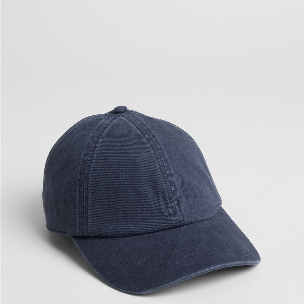 - NWT GAP BASEBALL HAT Color: vintage navy OS